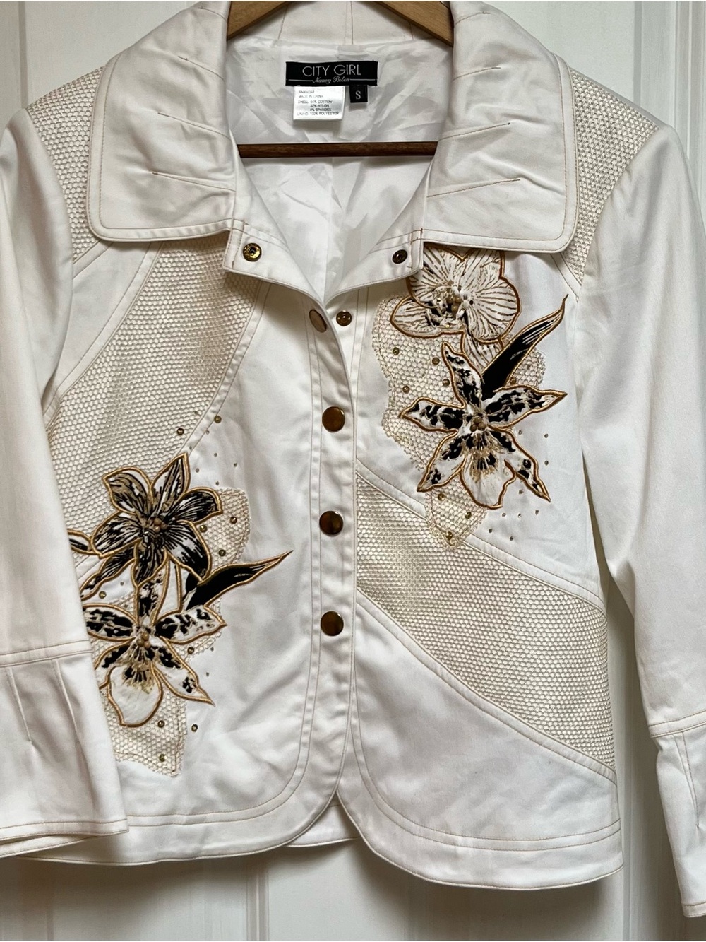 Y2K Jacket - S
Ivory & Gold Boho